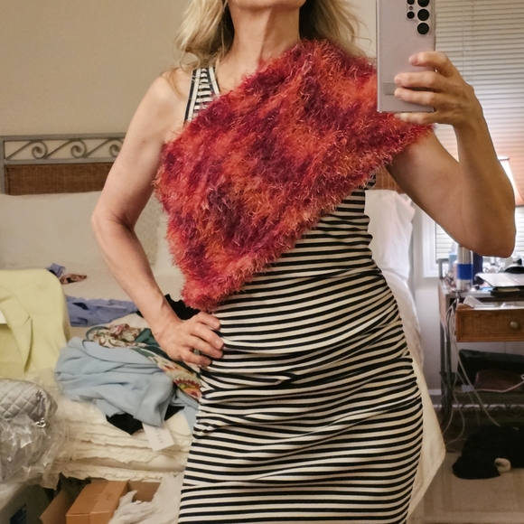 Wear it 7 ways Amazing colorful pink scarf shrug - Picture 4 of 9